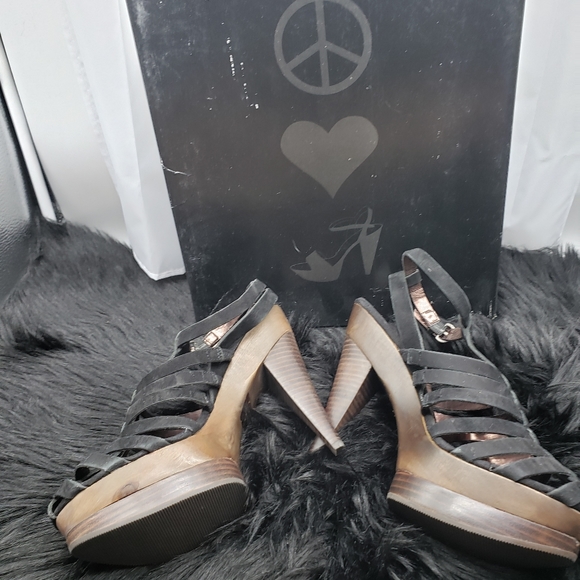 Steve Madden Shoes - Steve Madden Sandals